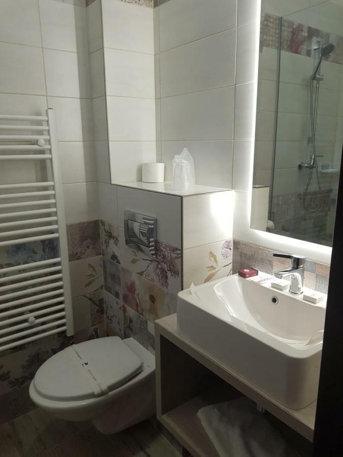 Hotel Florilor Băile Olăneşti Kültér fotó