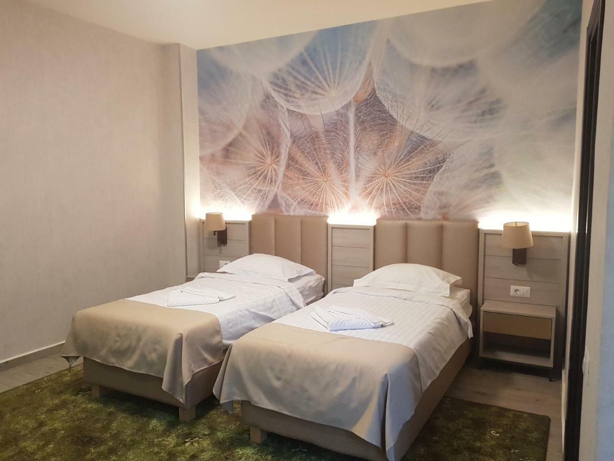Hotel Florilor Băile Olăneşti Kültér fotó